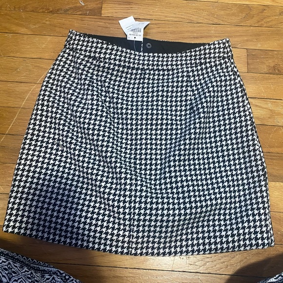 Ultra High Rise Skirt - Picture 2 of 3